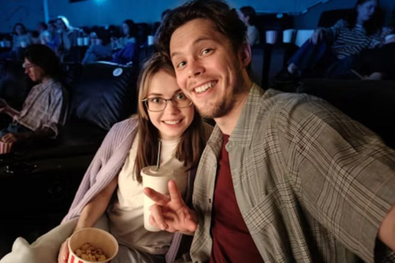 Budget-Friendly Date Ideas for College Students: Fun Without Breaking the Bank