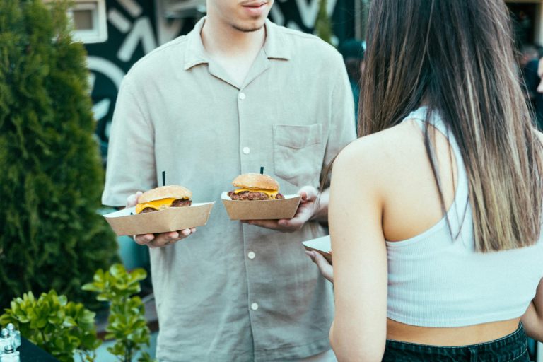Online Dating Profile Hacks That Actually Get You Matches (For Americans)