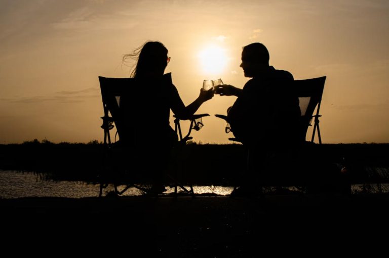 Long-Distance Dating in America: How to Keep the Spark Alive (No Matter the Miles)
