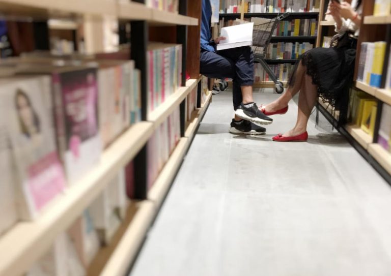 Dating as an Introvert in America: Find Love Without Burning Out