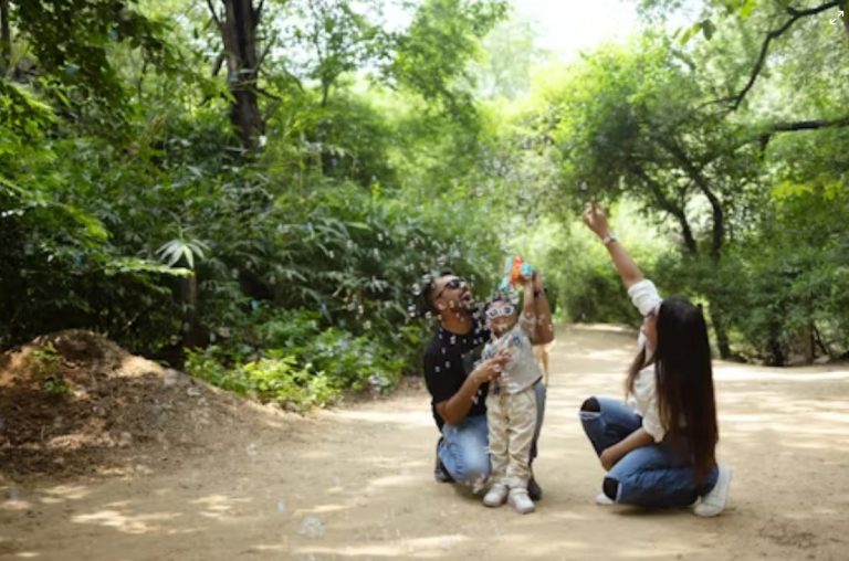 Dating as a Single Parent in America: Love Without Sacrificing Your Kids (or Yourself)